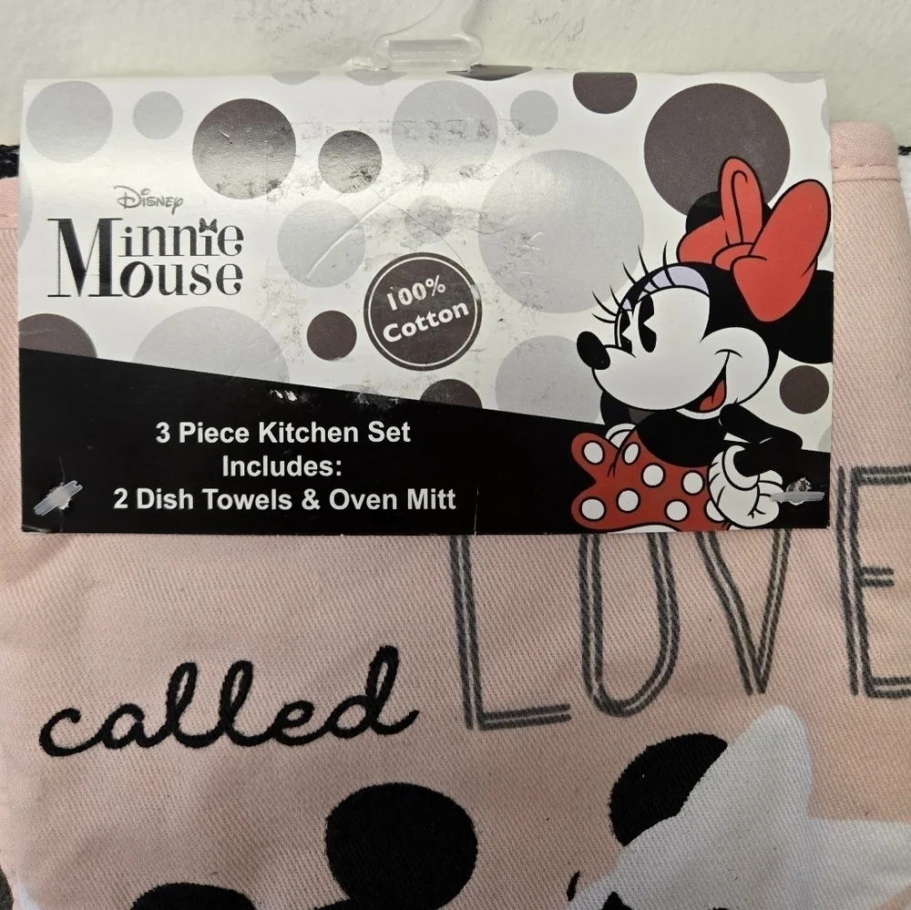 Disney Mickey Mouse and Minnie Mouse A Little Thing Called love kitchen set